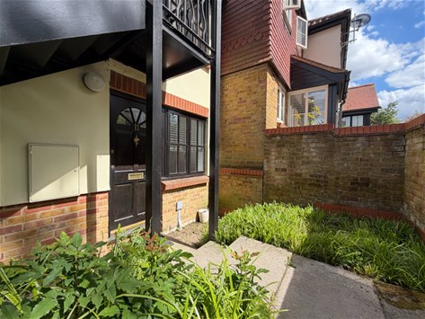 Cravells Road, Harpenden, AL5 1DR